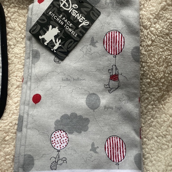Disney Winnie the Pooh 2 Kitchen Towels, Oven Mitt and Pot Holder - Picture 2 of 4